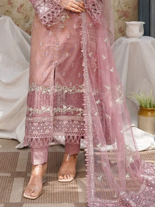 Graceful Pink Formal Outfit for Special Occasions - Image 3